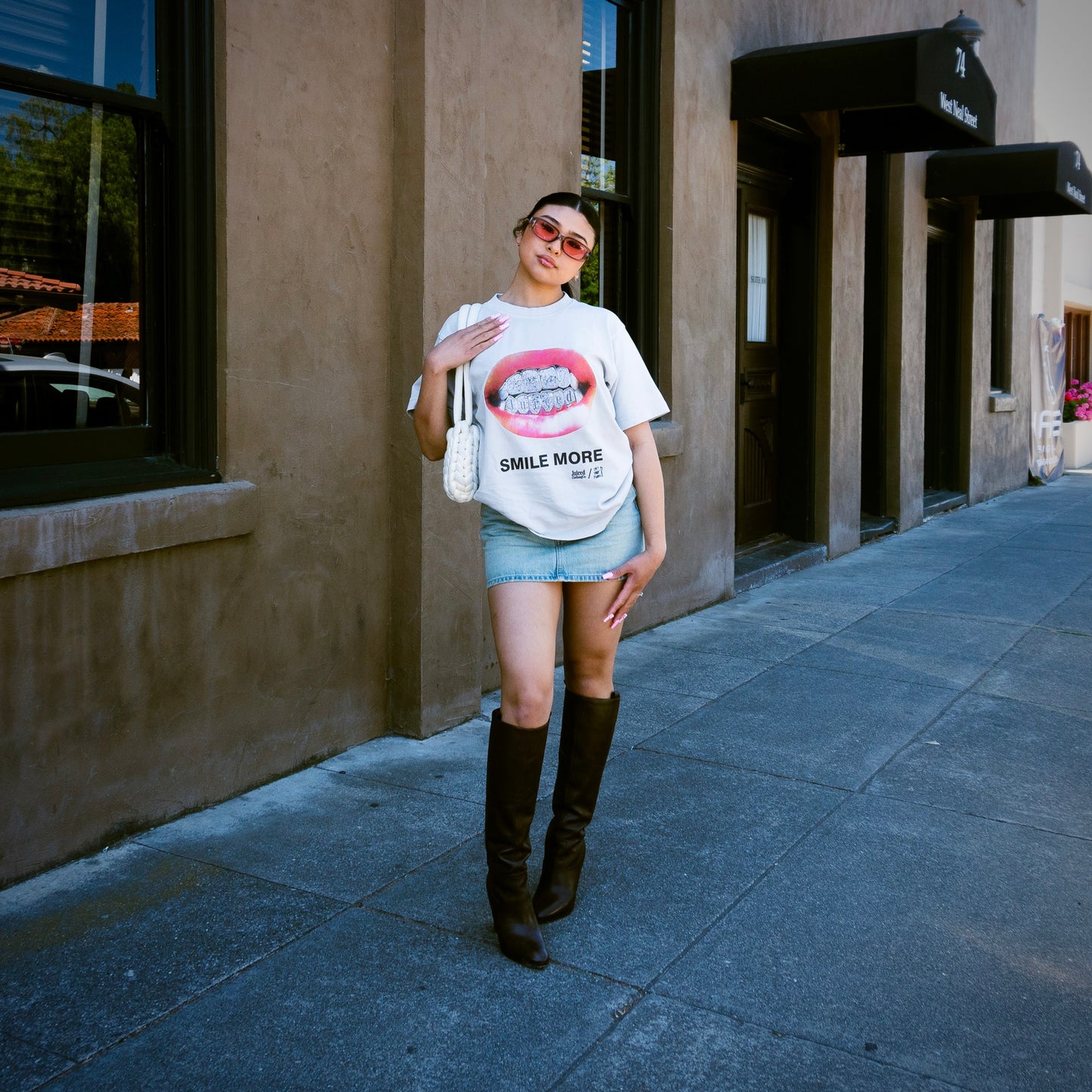 JUICED x TTM SMILE MORE TEE - STONE GREY