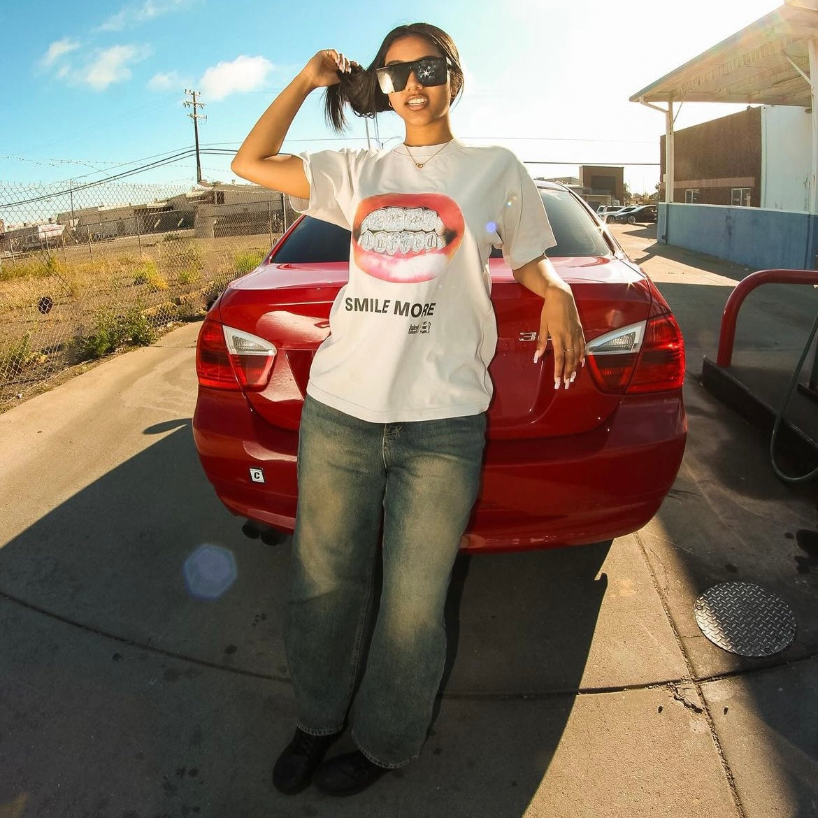 JUICED x TTM SMILE MORE TEE - STONE GREY