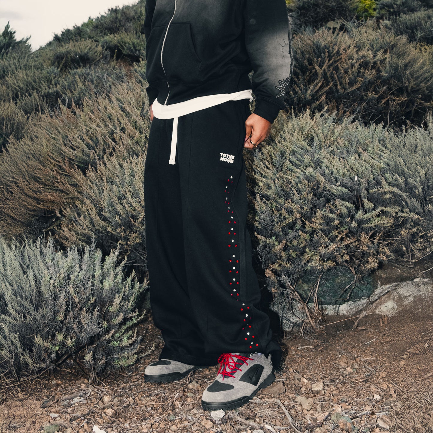BLACK WIDE LEG CRYSTAL SWEATS