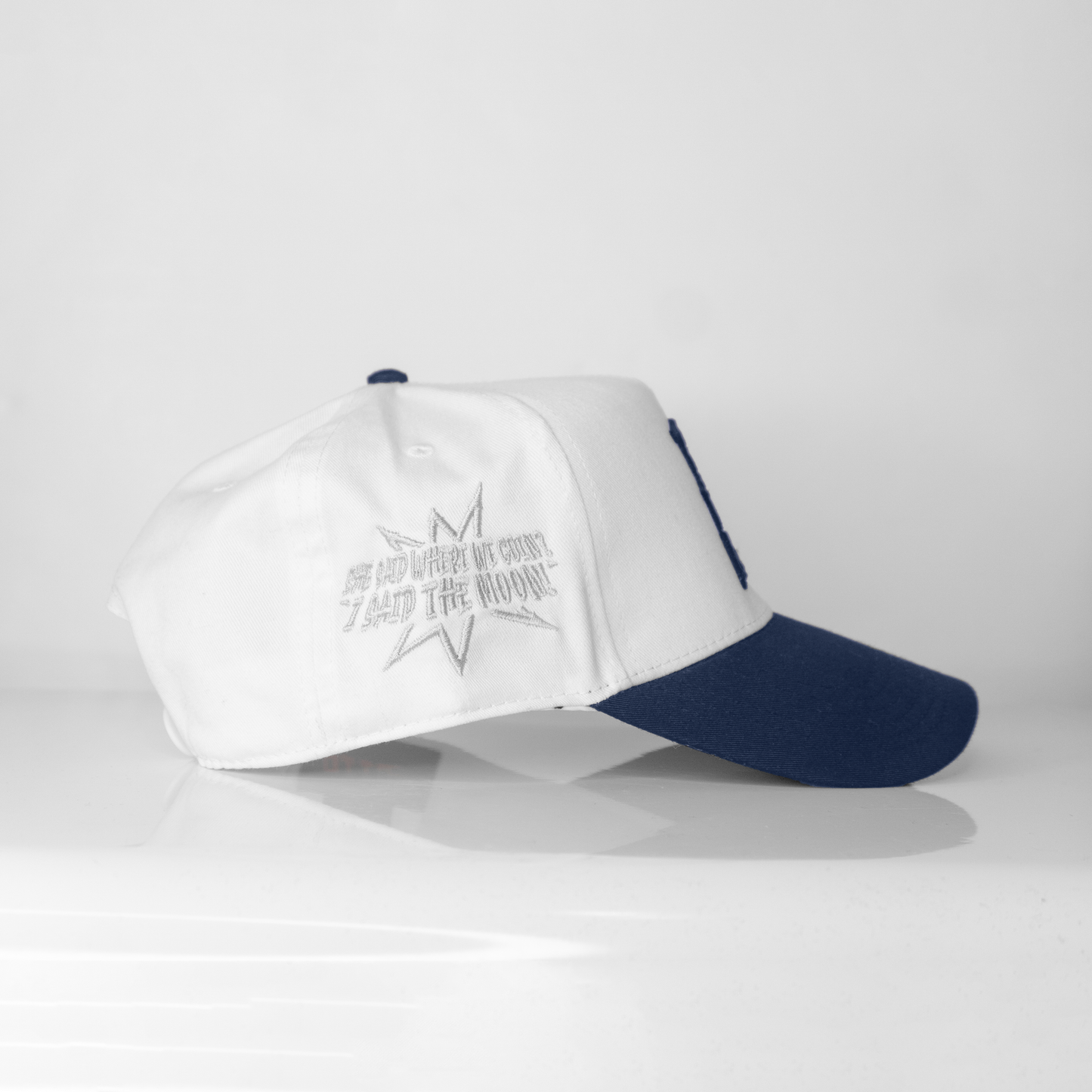 TO THE MOON - 'SCRIPT' SNAPBACK - WHITE/NAVY